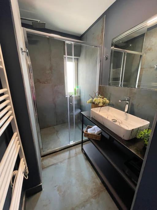 Apartament Voyage Penthouse Tirana Zewnętrze zdjęcie